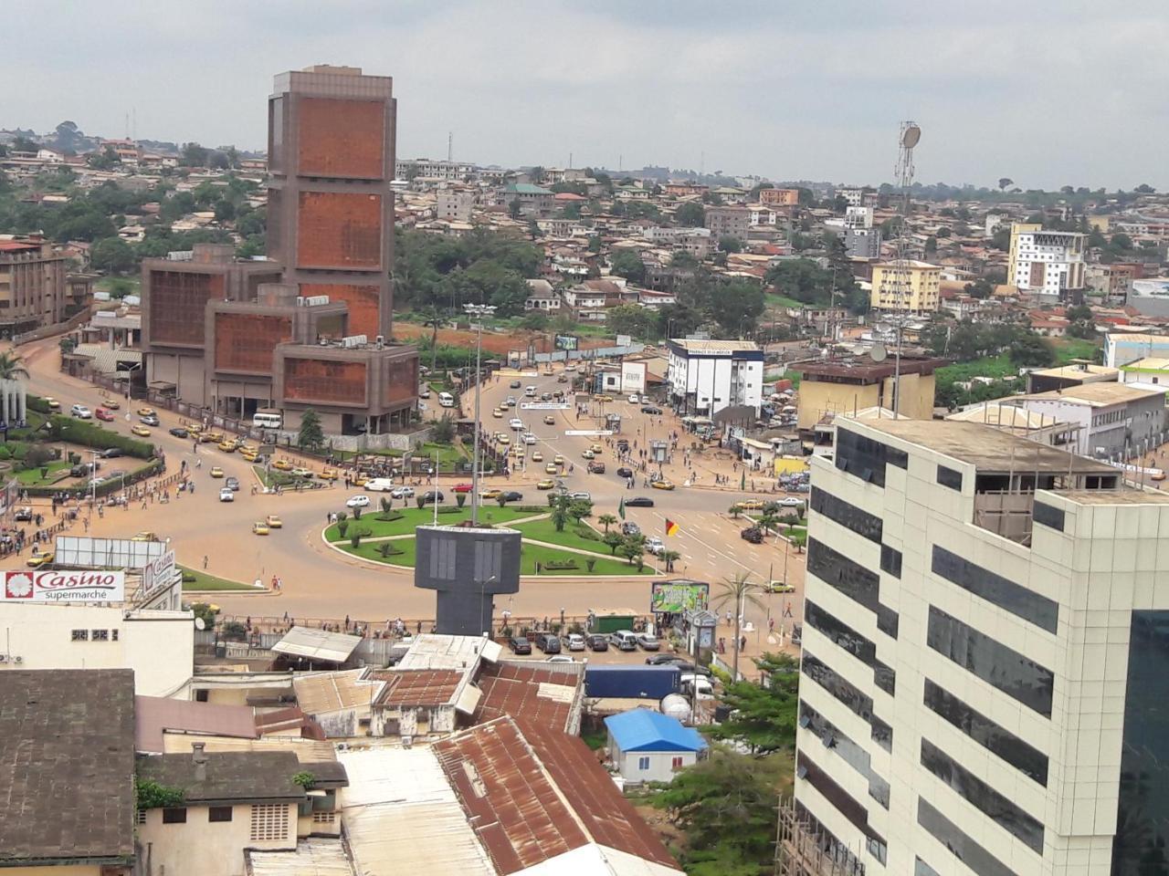 Djeug'Appart Hotel Yaoundé Exteriör bild